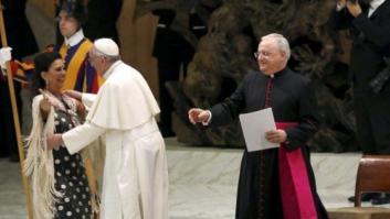 María José Santiago le canta un villancico gitano y viral al Papa (VÍDEO)