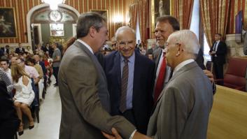 PP y Cs se alían con la ultraderecha, el PSOE no rentabiliza la victoria del 26-M y Colau resiste entre abucheos