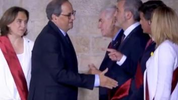 Valls niega el saludo y abronca a Torra durante la recepción en la Generalitat