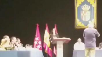 "¡Fuera!": Una concejal de Podemos en Getafe, abucheada durante su toma de posesión
