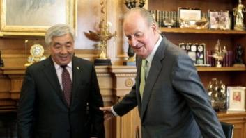 El rey bromea con los periodistas: "A ver si un día me veis saliendo corriendo por ahí"