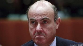 De Guindos pide que se protejan también los depósitos de más de 100.000 euros en los rescates bancarios