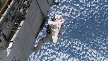 Los astronautas beberán agua de su orina más pura que la embotellada