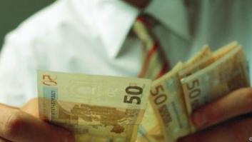 El Tribunal Constitucional estudiará la supresión de la paga extra a los funcionarios