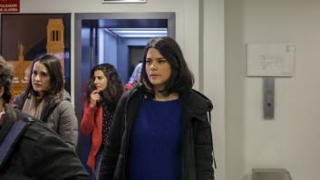 Los vídeos del desahucio muestran a Isa Serra apartándose de los altercados