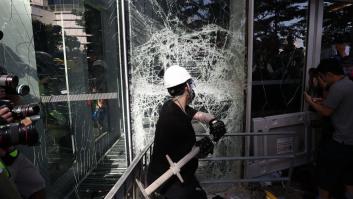La policía de Hong Kong dispara al aire por primera vez desde el inicio de las protestas