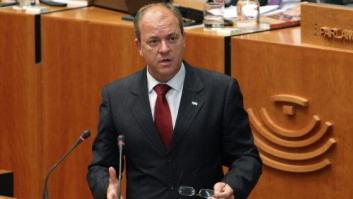 Monago no se considera "un verso suelto" y no cree que deba consultar la rebaja del IRPF a Rajoy