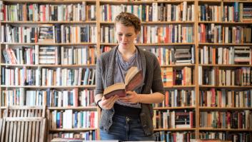 Las mujeres disponen de 1 hora y 37 menos menos de ocio que los hombres