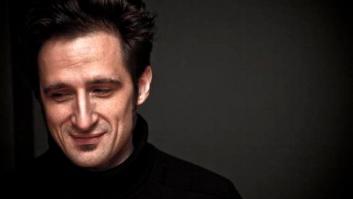 Poesía de Javier Gallego 'Crudo': 'Abolición de la pena de muerte', su primer libro de poemas