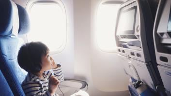 El emotivo mensaje que recibió la madre de un niño autista del acompañante de su hijo en un avión