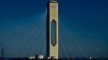 Guindos asegura que Abengoa es viable y necesita un socio