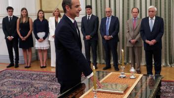 El conservador Mitsotakis jura el cargo como nuevo primer ministro griego