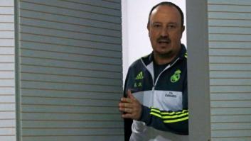 Rafa Benítez, atacado con bollería industrial en Cádiz