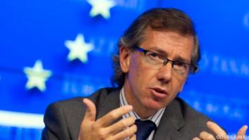 Bernardino León: "Los militares han impedido el riesgo de guerra civil, el proceso tiene que seguir sin ellos"