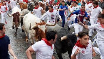 Los peligrosos toros de Jandilla protagonizan un cuarto encierro rápido y limpio en Sanfermines