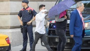 Los wasaps respaldan la versión de la menor violada en grupo en Manresa