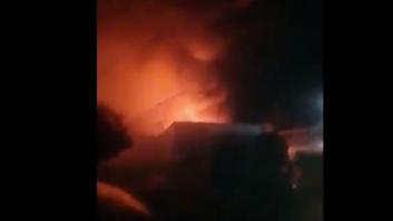 Habitantes de la isla griega de Lesbos incendian un centro para refugiados de ACNUR