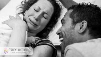 Por qué esta mujer decidió maquillarse en la sala de partos