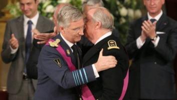 Abdicación del rey de Bélgica: El rey Alberto II firma su abdicación en favor de su hijo Felipe