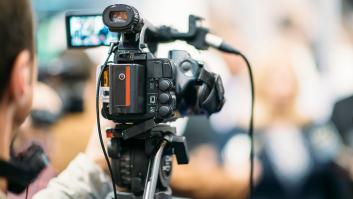 "Se merece un Pulitzer": la imagen de un reportero en plena conexión que da mucho que pensar