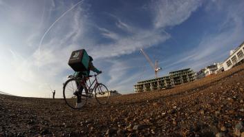 La loca novedad de Deliveroo que promete cambiar para siempre tus días de playa