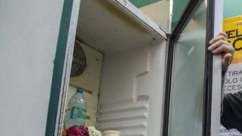 Encuentra un bebé momificado en el congelador de su madre difunta