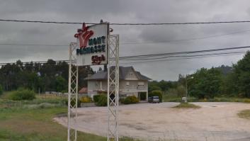 La "fiesta del churrasco en toples", último reclamo de un club de alterne gallego