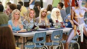 Sí, esta es Miley Cyrus ondeando una ikurriña... ¡en Barcelona! (VÍDEO)