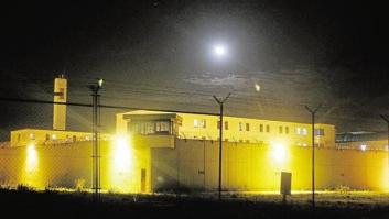 Un preso atrincherado en la cárcel de Valencia causa heridas a siete funcionarios