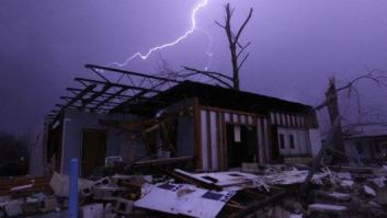 Tornados, tormentas e inundaciones inusuales dejan al menos 43 muertos en el sur de EEUU