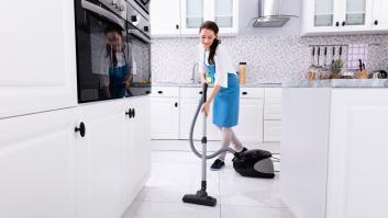 El Gobierno ultima una ayuda económica para las empleadas domésticas en paro por el coronavirus