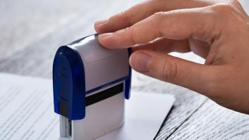 Dos notarios compran un inmueble a un pensionista enfermo, fallece y poco después la Fiscalía llama a la puerta