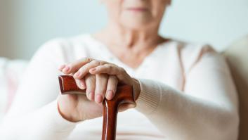 Convocan un minuto de silencio con velas por los mayores fallecidos por coronavirus