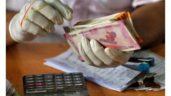 El FMI alerta: cada mes de parón de la actividad de servicios no esenciales resta un 3% al PIB