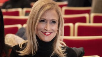 Cristina Cifuentes lo dice todo con la foto que ha publicado mientras hablaba Díaz Ayuso