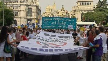 La 'Marea Blanca' vuelve a la calle en contra de la privatización de la sanidad en Madrid