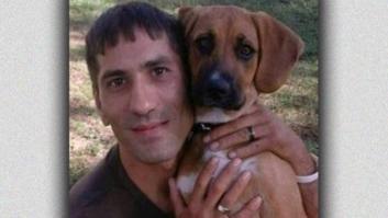 Más de 40.000 personas piden a Ada Colau que devuelva su perrita a este sintecho de Barcelona