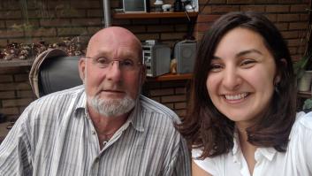 Una joven refugiada encuentra al hombre que le regaló una bicicleta hace 24 años