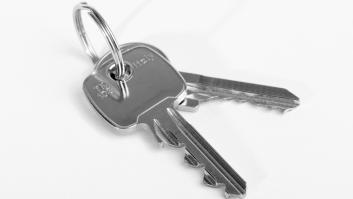 Es habitual y es un grave error: la Policía avisa del lugar en el que jamás deberías dejar las llaves de casa