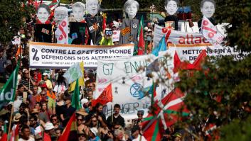 Miles de personas se manifiestan entre Hendaya e Irún contra la cumbre del G7