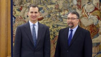 El rey se despide de los portavoces de NC y Foro apuntando que quizá tenga que volver a verles pronto