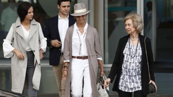 Unos zapatos, el detalle más comentado de esta foto de Froilán, Victoria Federica y la infanta Elena