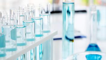 El negocio del MMS: la sustancia tóxica que ni cura el coronavirus ni nada