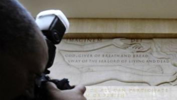 La ONU cubre el pene de una escultura antes de la visita de la delegación iraní