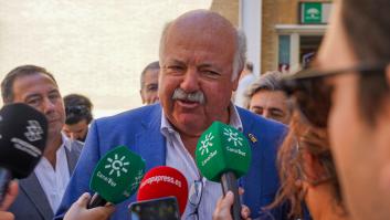 El consejero andaluz de Salud pide comparecer para informar sobre la listeriosis tras tres semanas de crisis