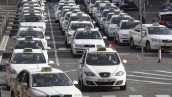 Tarifa única de 30 euros al aeropuerto de Barajas: Usuarios y taxistas se rebelan contra la medida