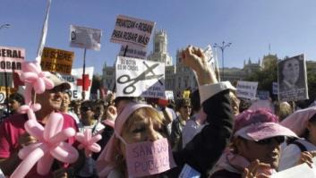 Marea blanca: miles de personas se manifiestan en Madrid en defensa de la sanidad pública