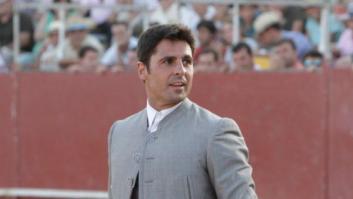 La Fiscalía de Sevilla abre un expediente por la foto de Fran Rivera toreando con su hija