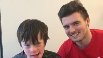 Este vendedor de Apple ha emocionado a la madre de un niño con síndrome de Down