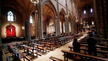 Fieles con mascarilla, pilas vacías, más misas: la desescalada de la Iglesia